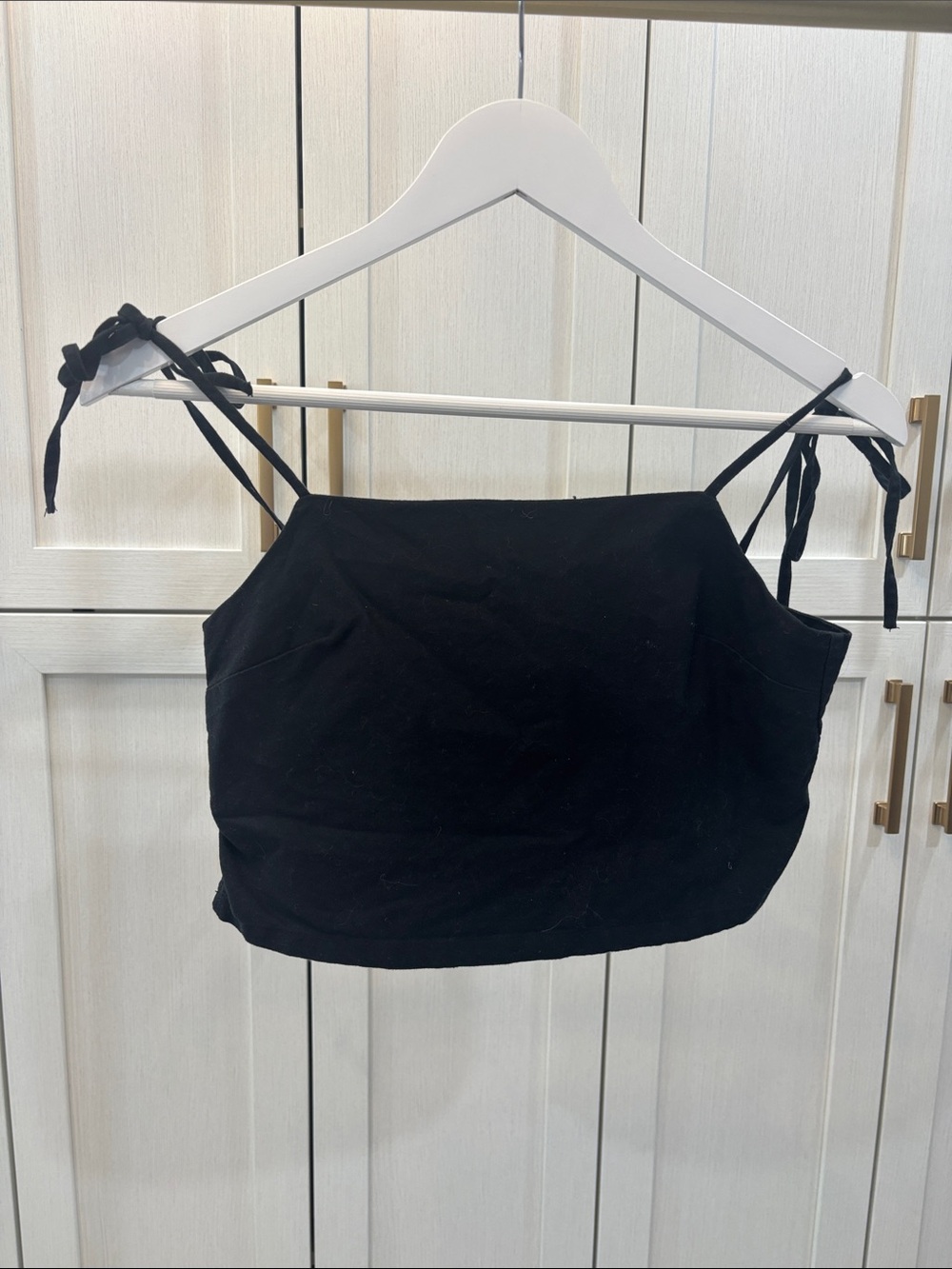 Brandy Melville Black Tie-Shoulder Cropped Cami